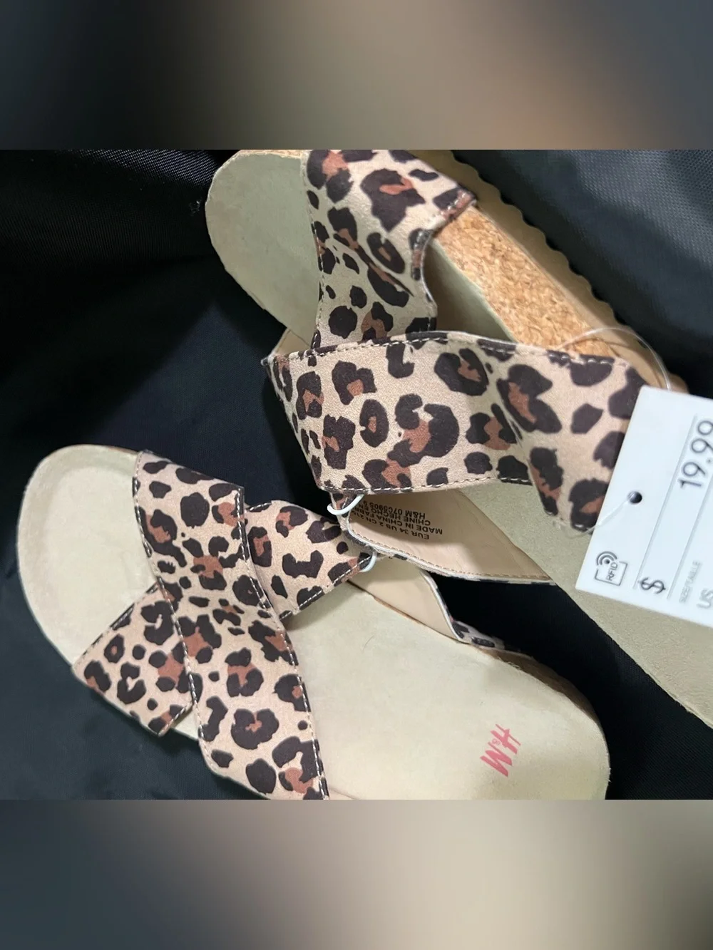 H&M kids Youth Leopard Print Criss-Cross Flat Slide Sandals. Size 2 EU 34. NEW